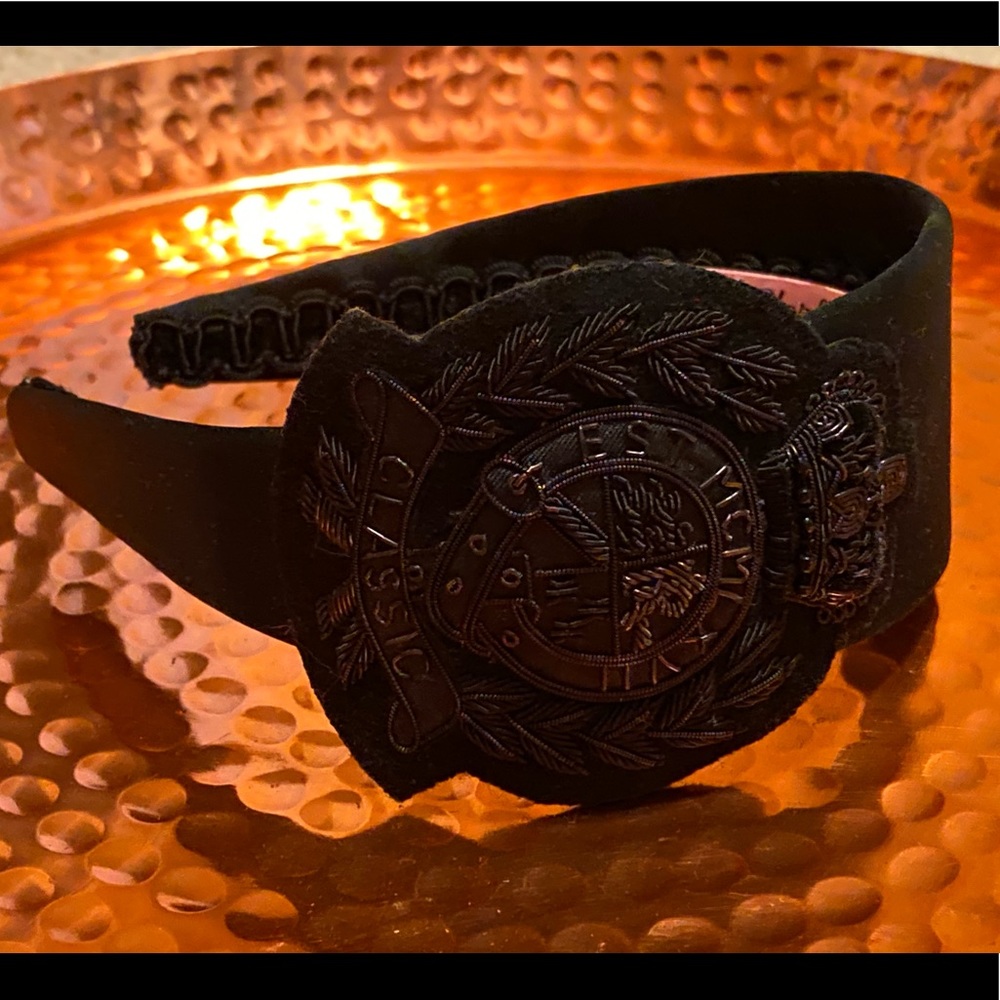 New York Nat. School Girl Headband. Black Satin.